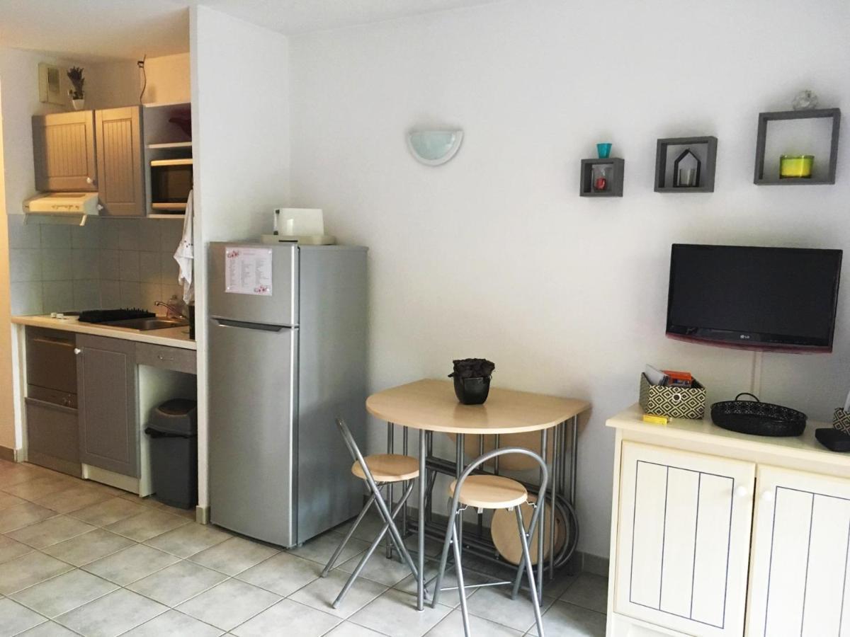 Sanary sur Mer Appartement 30m2 T2 avec terrasse Piscine 10min à pied de la plage Exterior foto