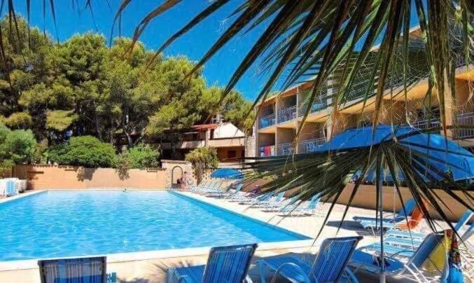 Sanary sur Mer Appartement 30m2 T2 avec terrasse Piscine 10min à pied de la plage Exterior foto
